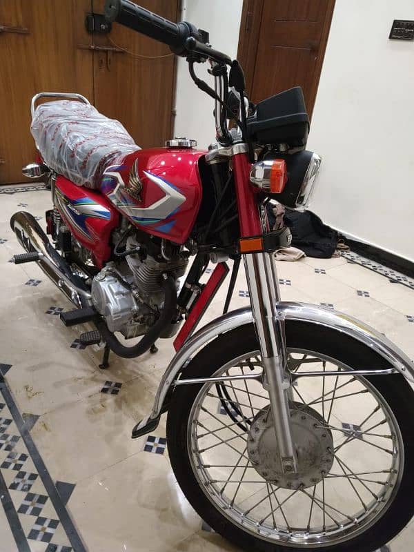 Brand new CG 125 model 2022 first owner better than 2024/2025 3