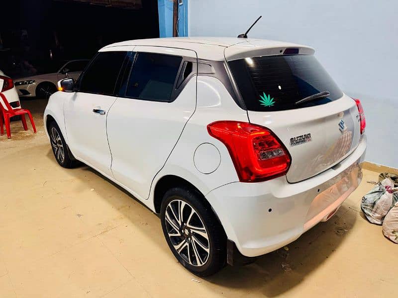 Suzuki Swift GLX CVT 2022 Full Original 3