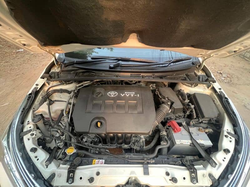 Toyota Corolla Altis 1.6 X 8