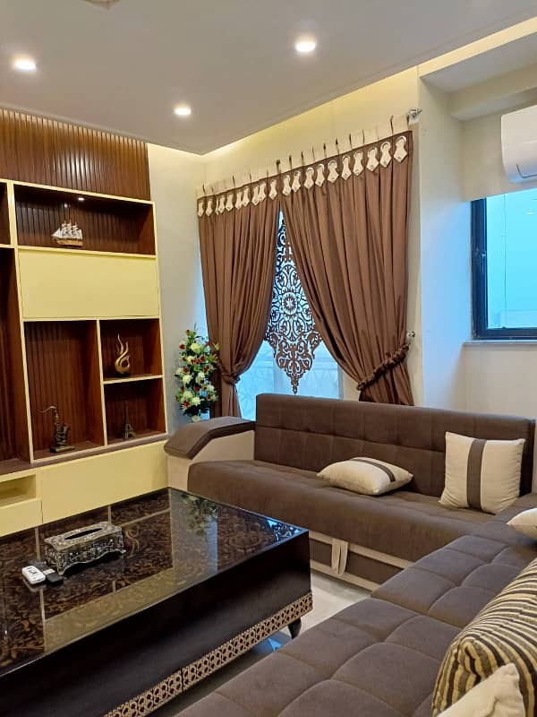 1 BED FULLY FURNISH APARTMENT AVAILEBAL FOR RENT IN BAHRIA TOWN LAHORE 3