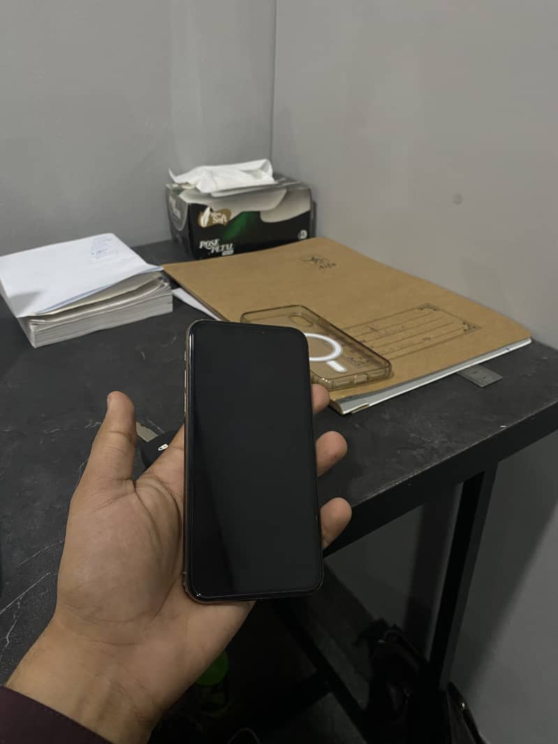 Iphone xs 64gb PTA approved 4