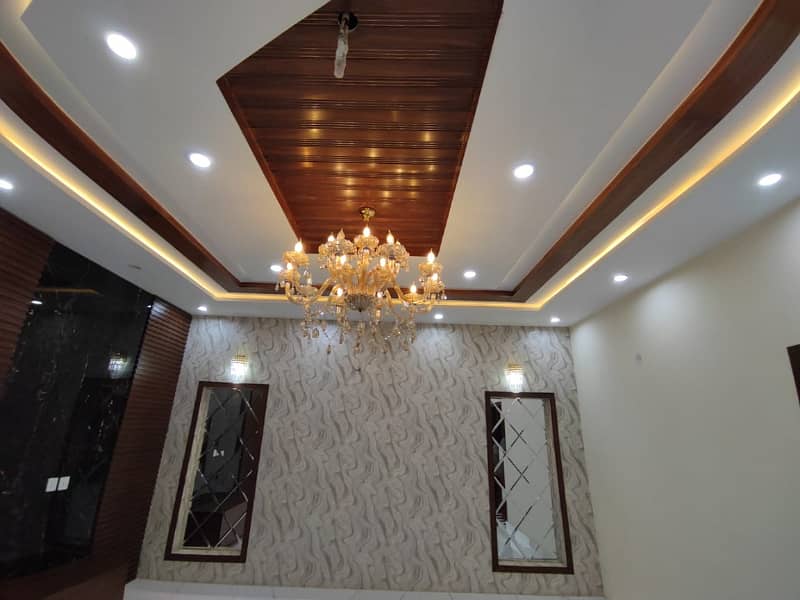 10 MARLA LIKE NEW UPPER PORTION AVAILEBAL FOR RENT IN BAHRIA TOWN LAHORE 18