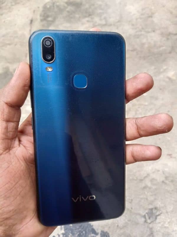 vivo y11 3gb 32gb only panel change but achi quality ka hai 0