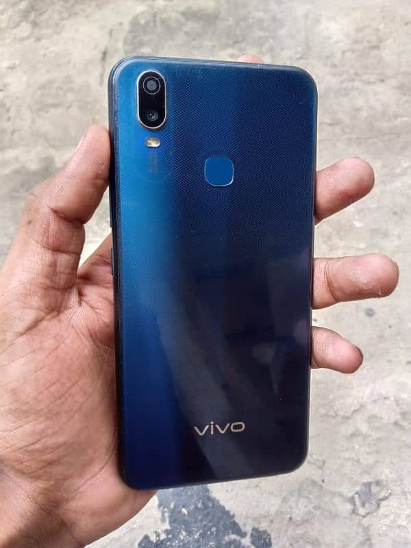 vivo y11 3gb 32gb only panel change but achi quality ka hai 1