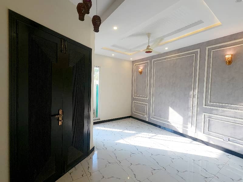 Prime Location House Of 3 Marla In Formanites Housing Scheme Is Available 5