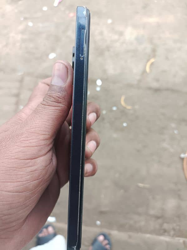 infinix hot 30i 4+4/128. 1