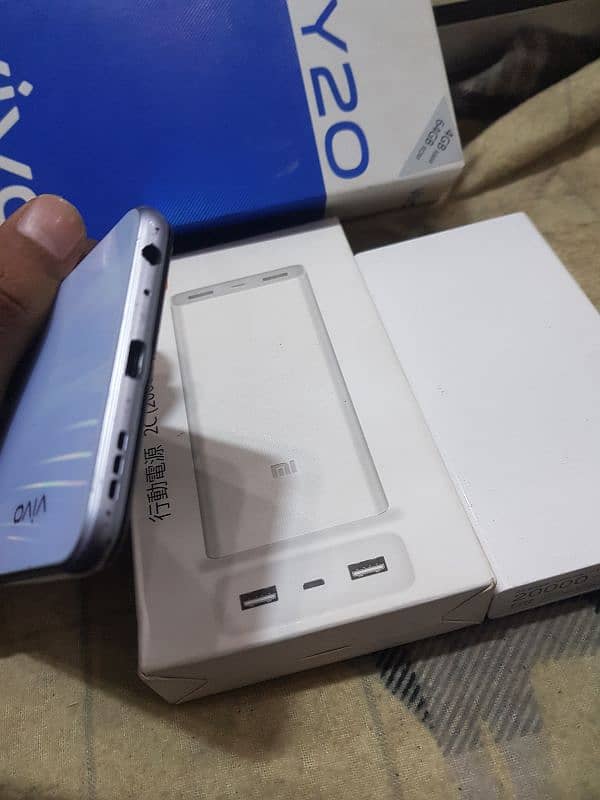 vivo y20 with mi pover Bank 5