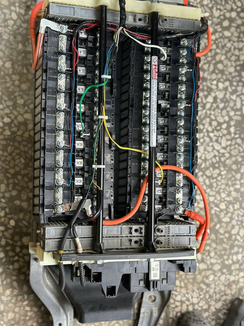 Hybrids batteries and ABS . Toyota Prius . Aqua . Axio Hybrid battery, 5