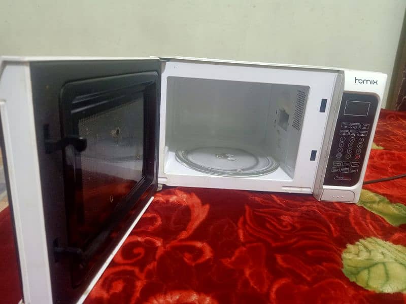 homix microwave oven 3 month used with good condition 1