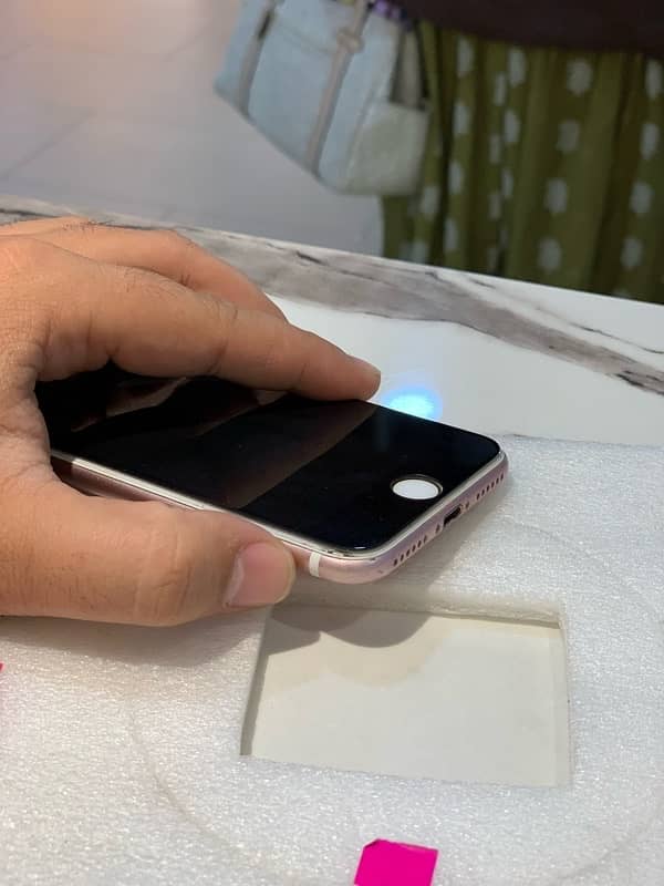 iphone 7 PTA Aprvd 128GB 5