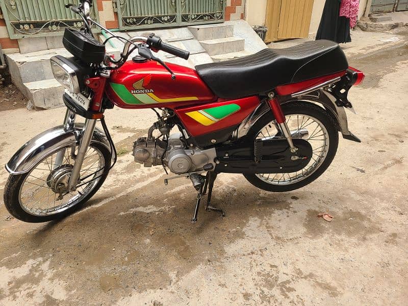 CD70 with all genmon parts lush bike without number only one hand use 4