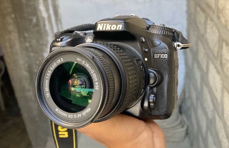 Nikon D7100 DSLR Camera 0