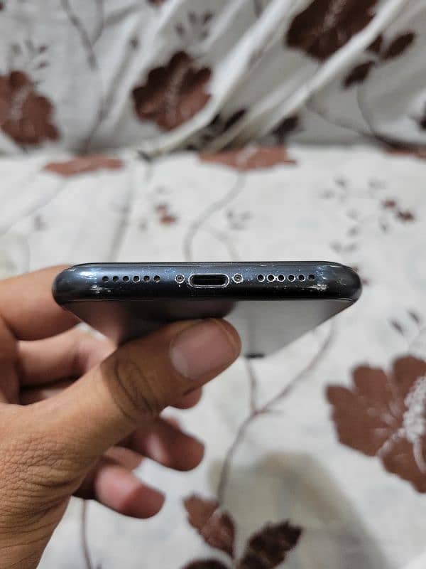 urgent sell iphone XR 1