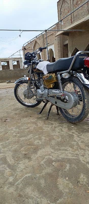 CG 125 HONDA GOLD EDITION BIKE FOR SALE 03032996989 3