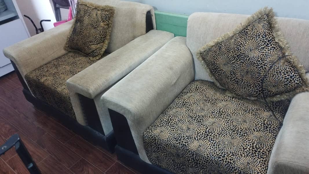 7 Seater Luxury Sofa 1