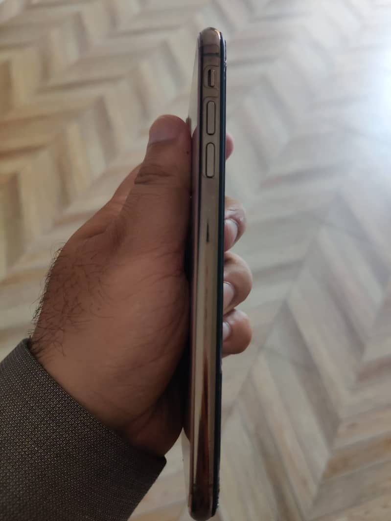 Iphone XS Max 256-GB (Non PTA) Panel Changed 3