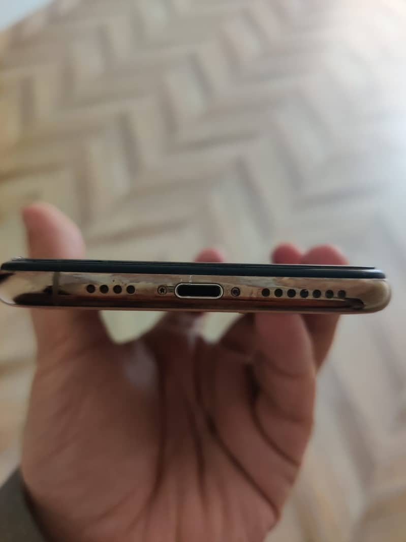 Iphone XS Max 256-GB (Non PTA) Panel Changed 4