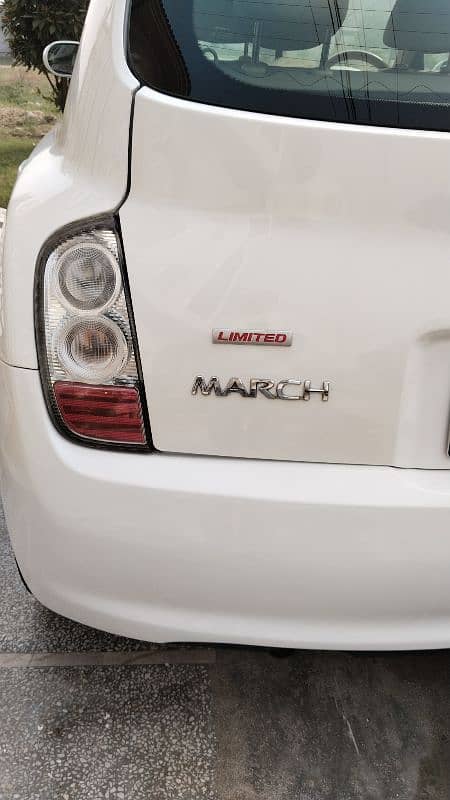 Nissan March 2012 7