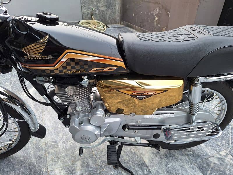 Honda CG 125 Special Edition (Brand New) 6