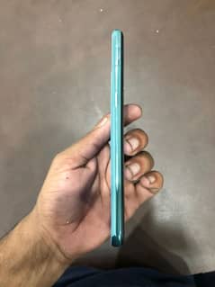 vivo s1 4 /128 box charger sath hai