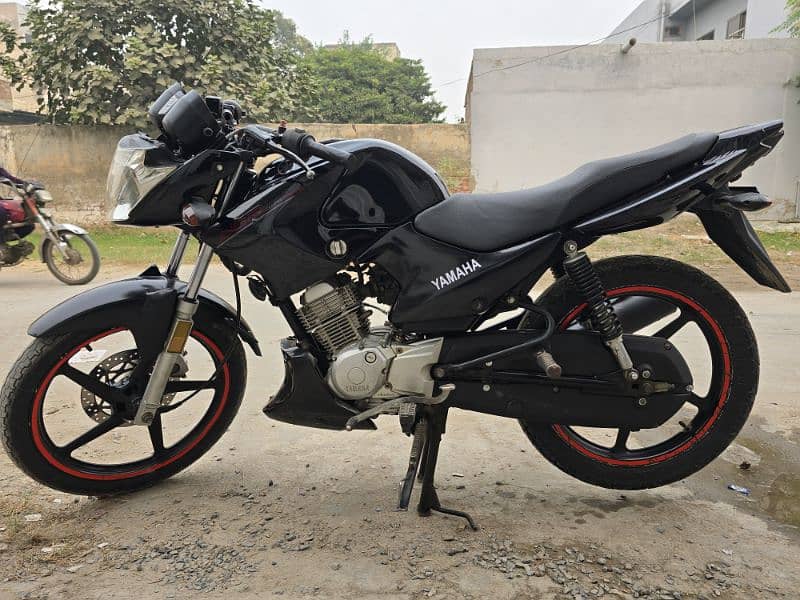 YBR 2020 Model in Black Colour 1