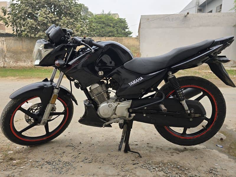 YBR 2020 Model in Black Colour 2