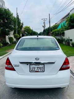 Nissan Tiida 2013