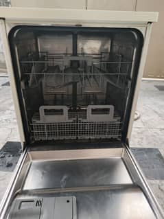 Dishwasher for sale/Whirpool Dish Washer for sale