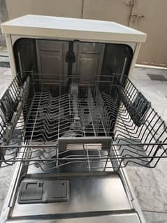 Dishwasher for sale/Whirpool Dish Washer for sale