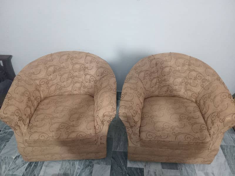 5 sofa seater in good condition 1