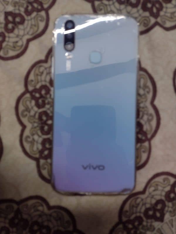 vivo y17 10/10 condition urgent sale only mobile 3