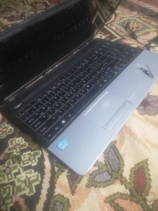 Acer core i3 for sale in good condition all OK no folt 6