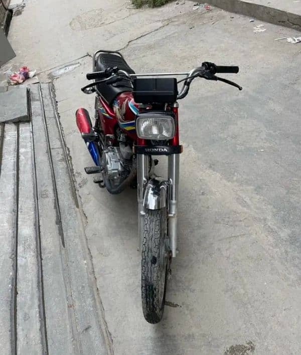 Honda 125 2018 model Lahore num 0