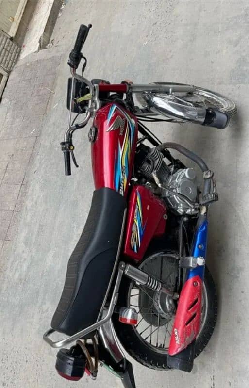 Honda 125 2018 model Lahore num 1