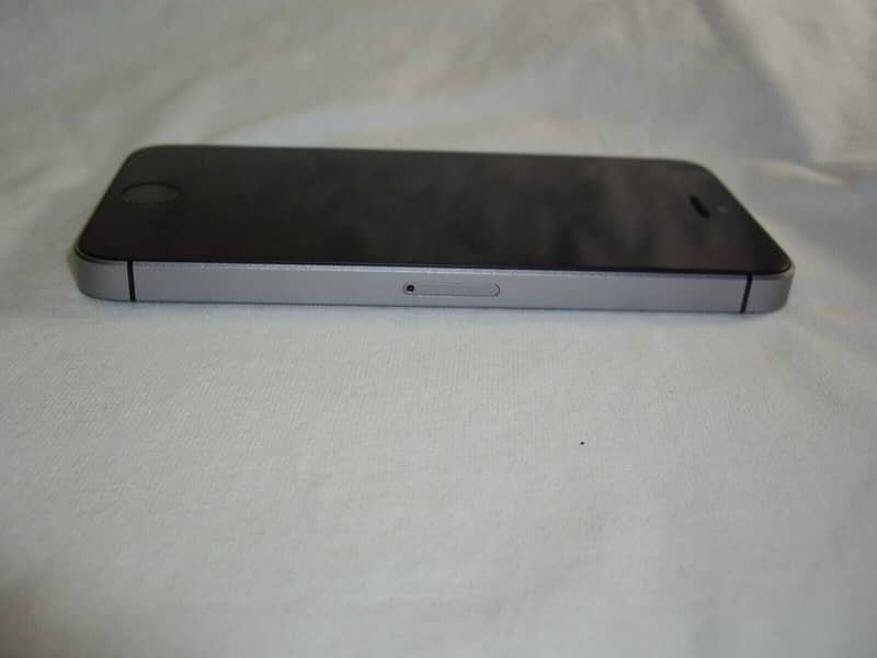 iphone 5SE 128GB PTA approved 3