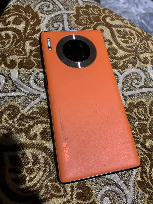 Huawei mate 30 pro with original box urgent sale 0