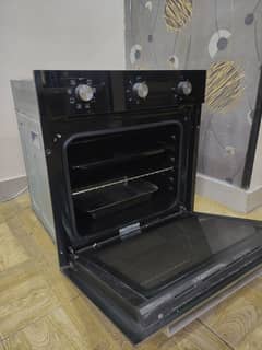 Oven in working conditions