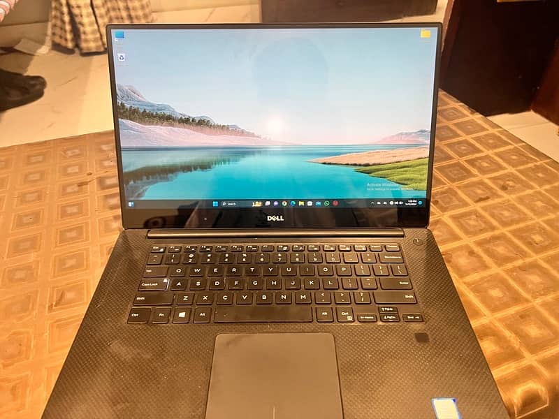 Dell XPS 15 9560 2