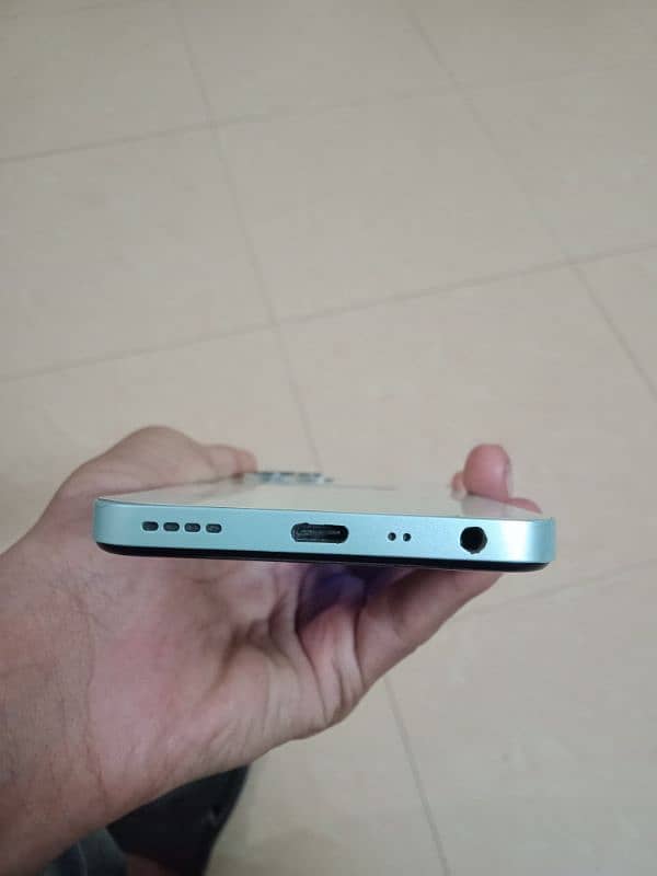 Realme C35 0