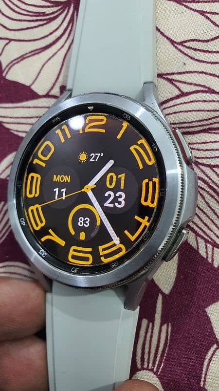 Samsung Galaxy Watch 4 Classic Silver 1