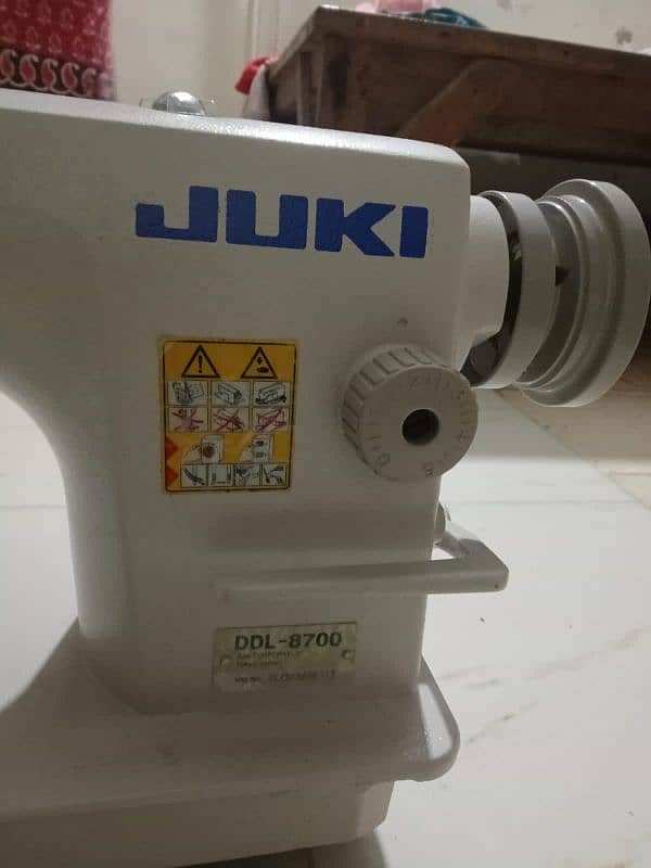 JUKI Sewing machine Model DDL-8700 0