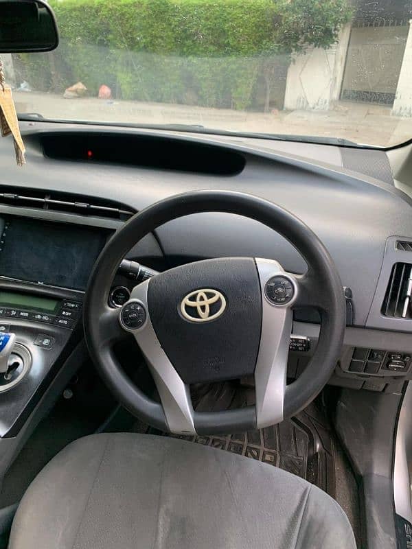 Toyota Prius 2011 6