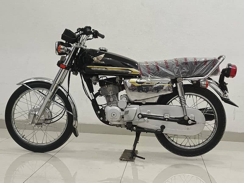 HONDA CG-125 SELF-START SPECIAL EDITION model 2021 5