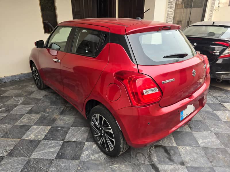 Suzuki swift GlX- CVT Top Variant 2