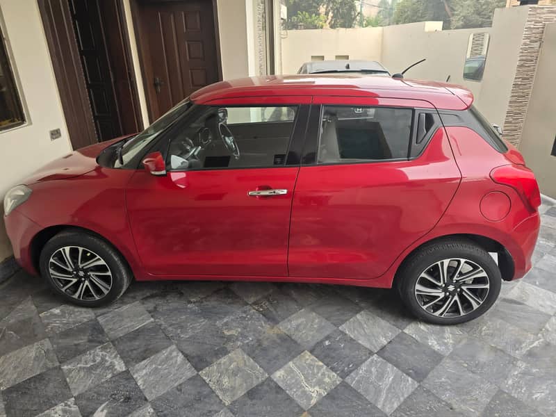 Suzuki swift GlX- CVT Top Variant 4