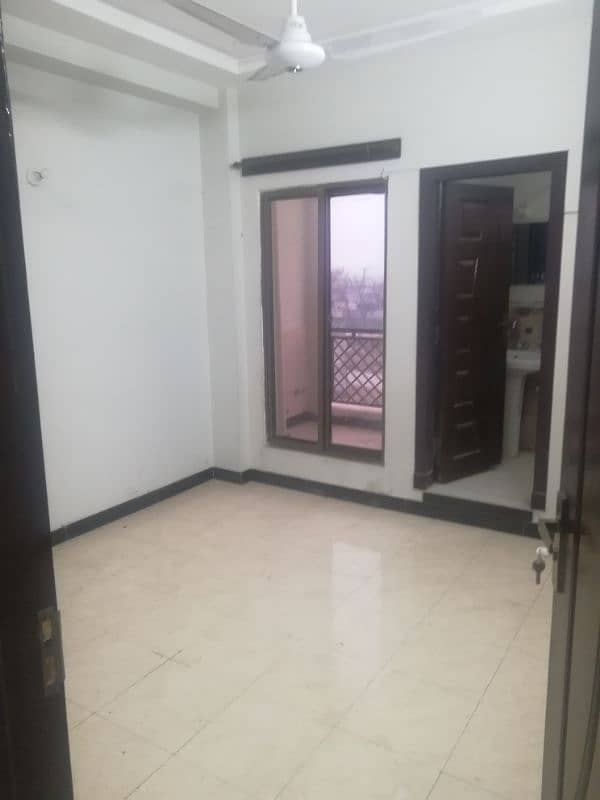 1bad flat avelebal for sale in G151 mini market 2