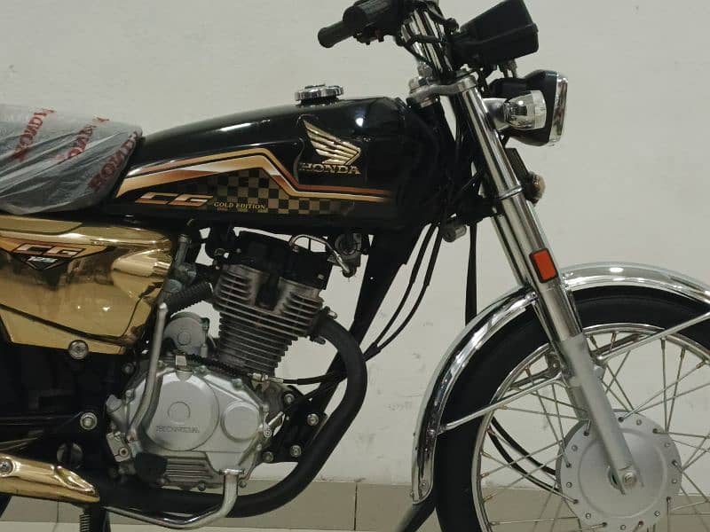 HONDA CG-125 SELF START GOLD-EDITION MODEL 2024 1