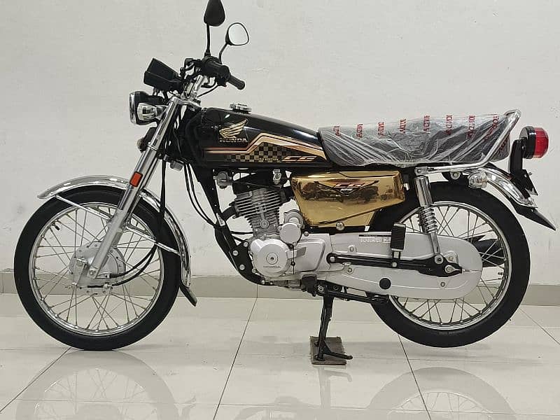 HONDA CG-125 SELF START GOLD-EDITION MODEL 2024 5