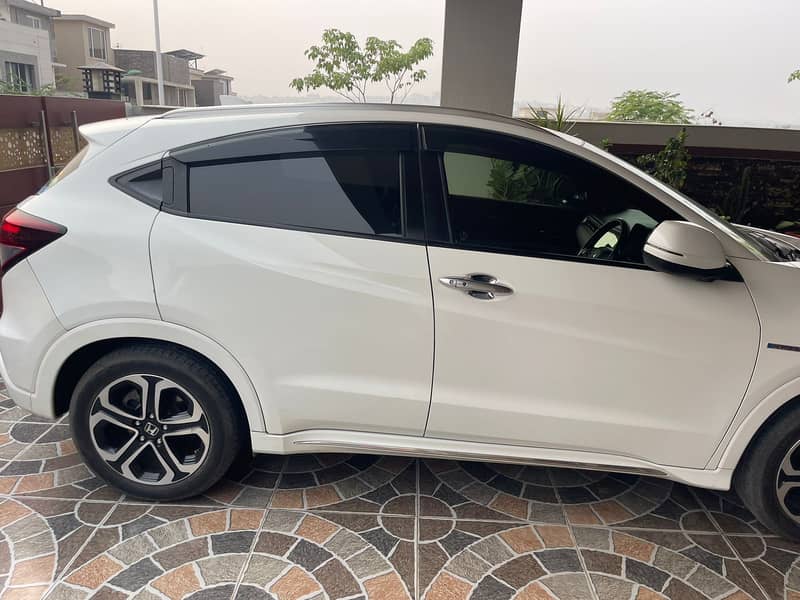 Honda Vezel 2016 car 0