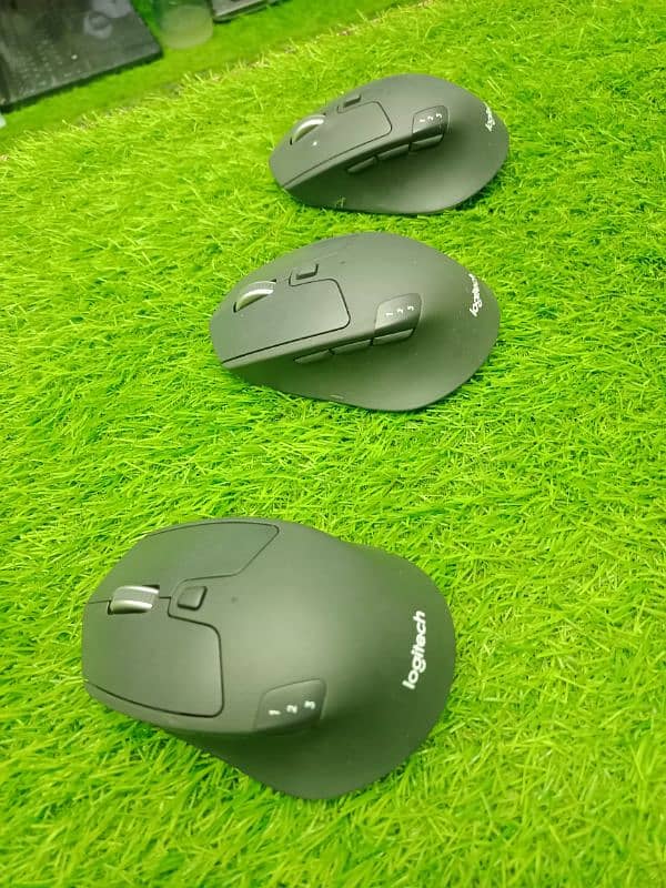 logitech M720 mouse  wireless Bluetooth multi davice mouse 1